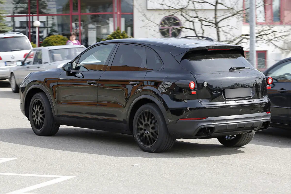Nuova Porsche Cayenne: i primi scatti del muletto (8)