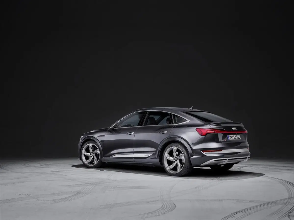 Audi e-tron S, 503 CV per il SUV elettrico (2)