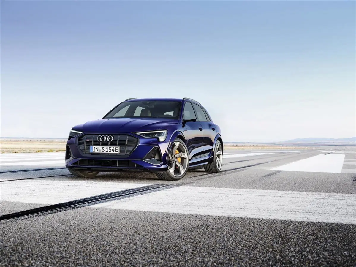 Audi e-tron S, 503 CV per il SUV elettrico (5)
