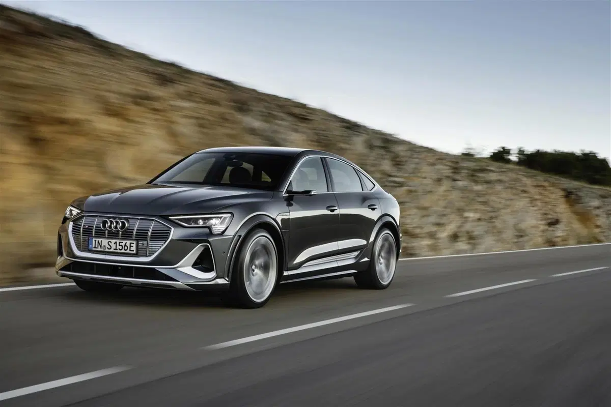 Audi e-tron S, 503 CV per il SUV elettrico (6)