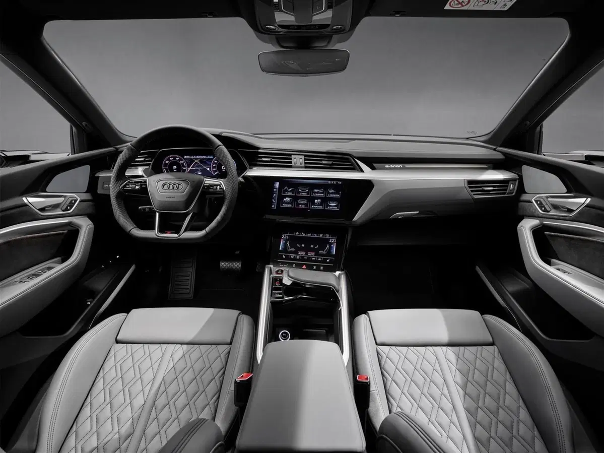 Audi e-tron S, 503 CV per il SUV elettrico (7)
