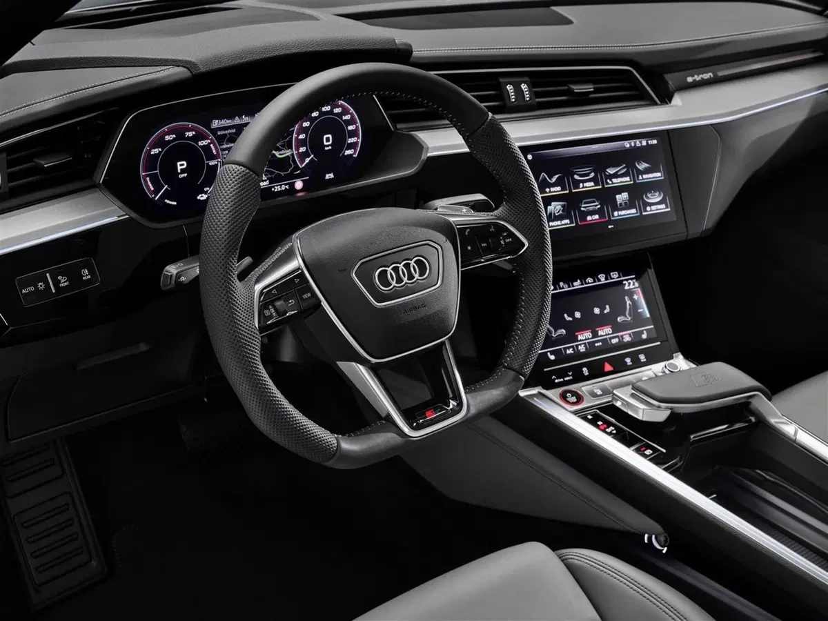 Audi e-tron S, 503 CV per il SUV elettrico (8)
