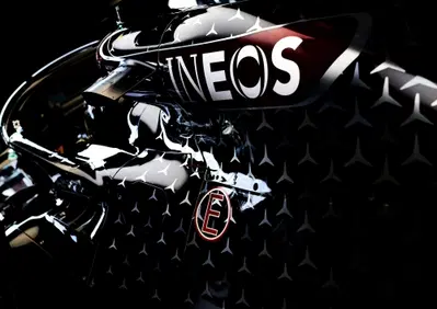 Formula 1: Mercedes, ecco il segreto della vernice nera 