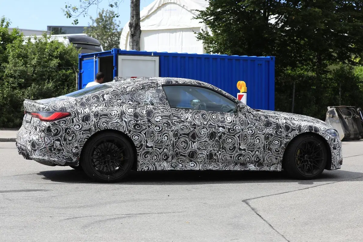 Nuova BMW M4: maxi griglia e maxi cattiveria [Foto spia] (7)