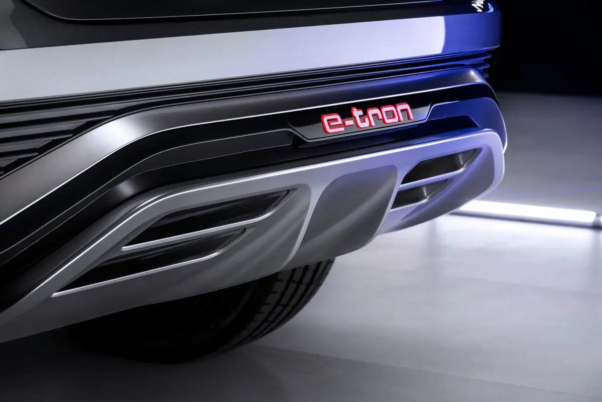 Audi: ecco la Q4 Sportback e-tron concept (12)