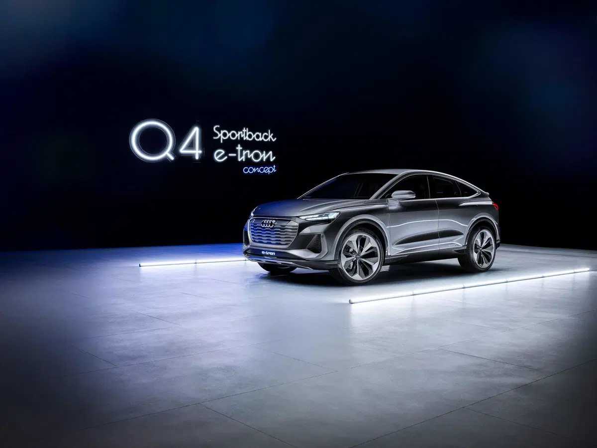 Audi: ecco la Q4 Sportback e-tron concept (15)