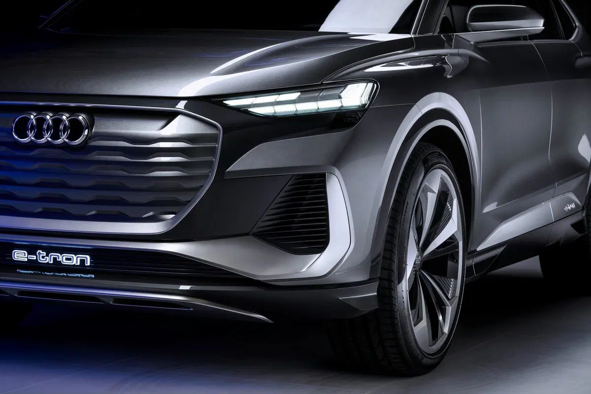 Audi: ecco la Q4 Sportback e-tron concept (3)