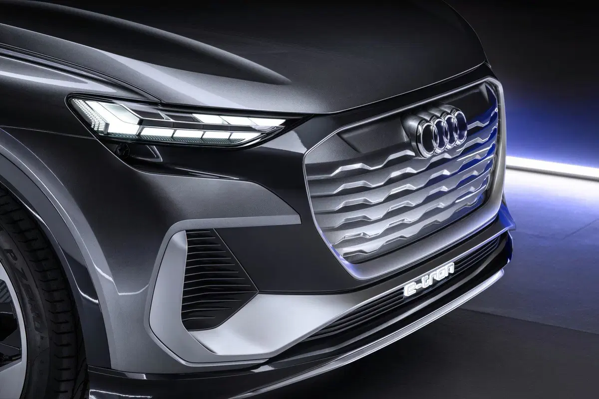 Audi: ecco la Q4 Sportback e-tron concept (5)