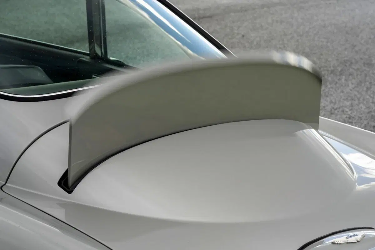 Aston Martin: rinasce la DB5 di James Bond con tanto di armi segrete (14)