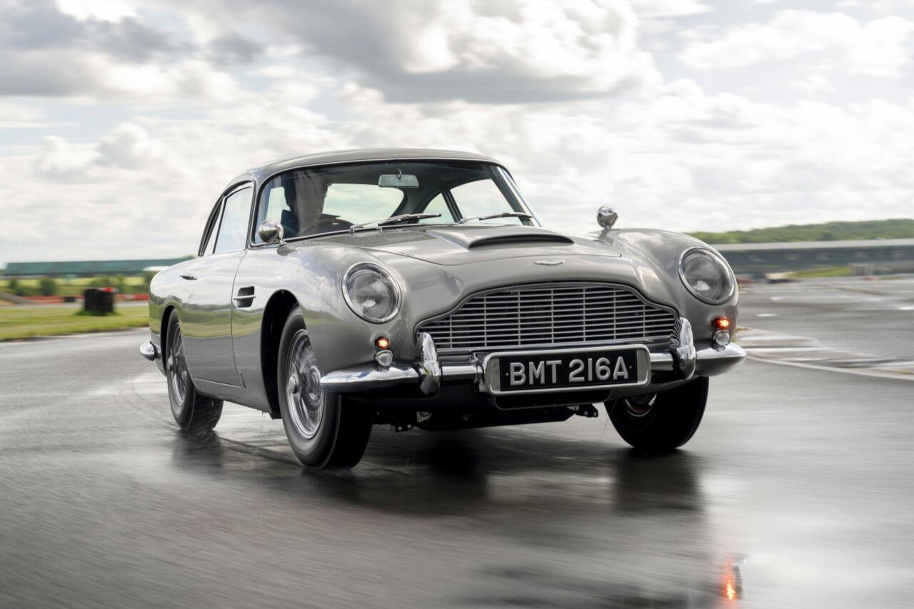 Aston Martin: rinasce la DB5 di James Bond con tanto di armi segrete