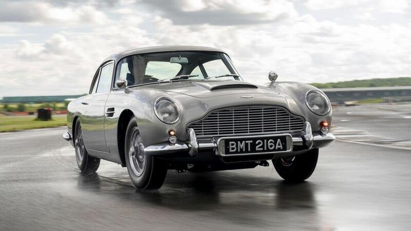 Aston Martin: rinasce la DB5 di James Bond con tanto di armi segrete
