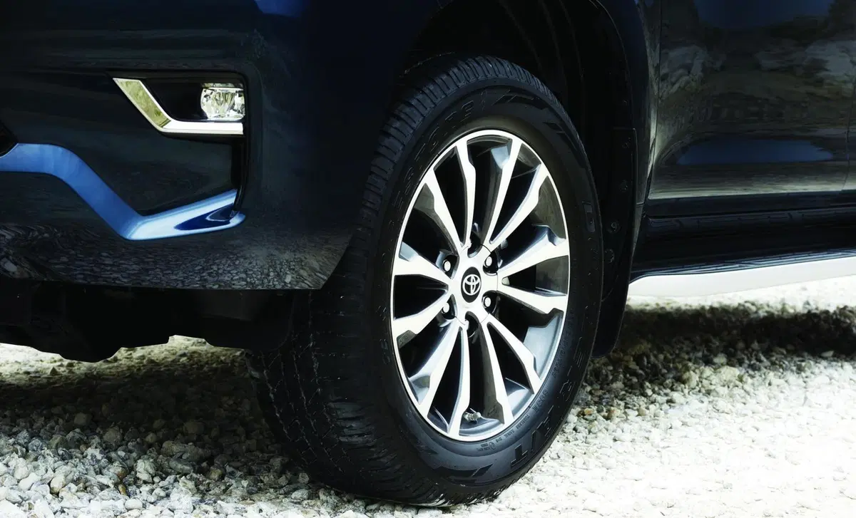 Toyota Land Cruiser 2.8 D4-D A/T 3 porte Lounge+ (41)