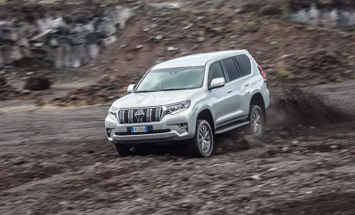 Toyota Land Cruiser 2.8 D4-D A/T 3 porte Lounge+ (26)