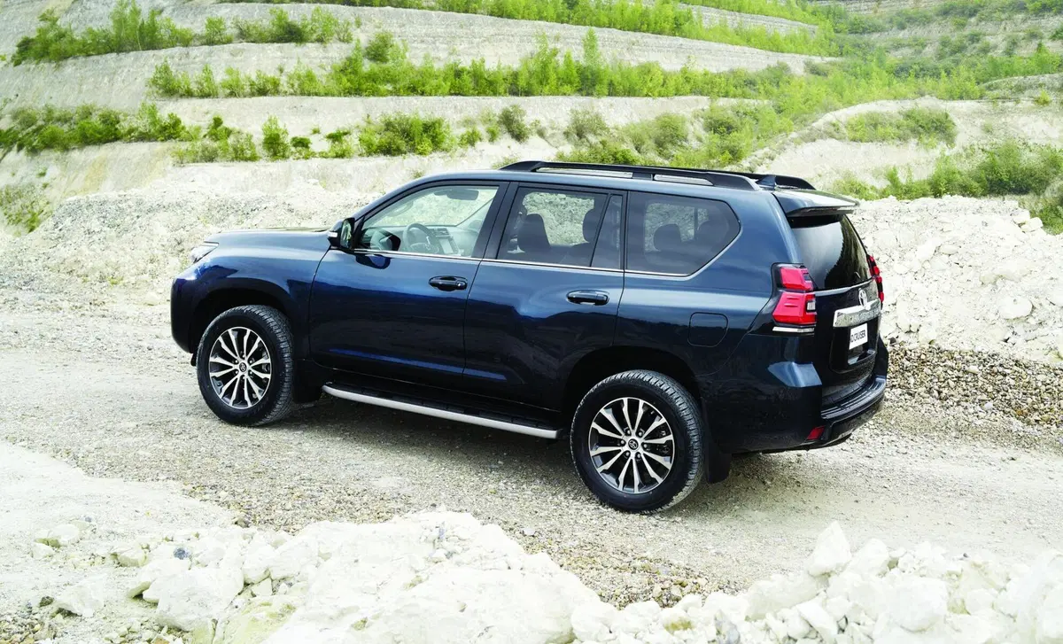 Toyota Land Cruiser 2.8 D4-D A/T 3 porte Lounge+ (22)