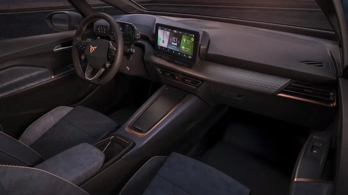 Seat presenta la Cupra el-Born, l’elettrica sportiva che arriverà nel 2021 (3)
