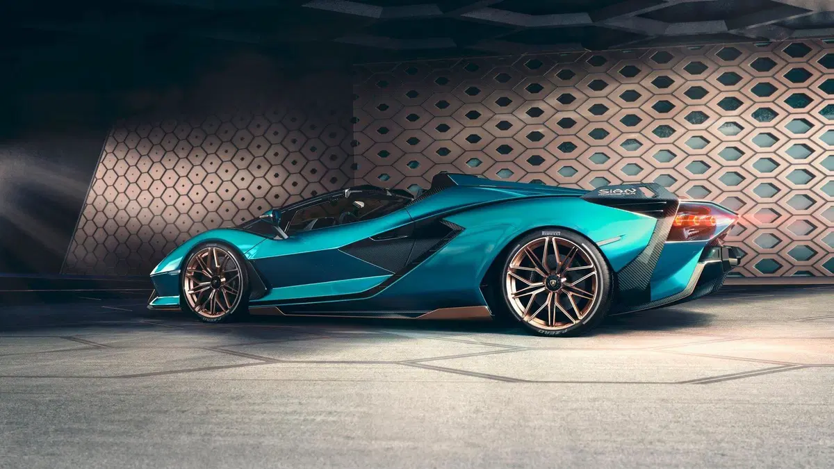 Lamborghini Sián Roadster: il V12 aspirato è salvo (grazie all'ibrido) (3)