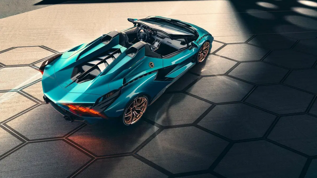 Lamborghini Sián Roadster: il V12 aspirato è salvo (grazie all'ibrido) (8)