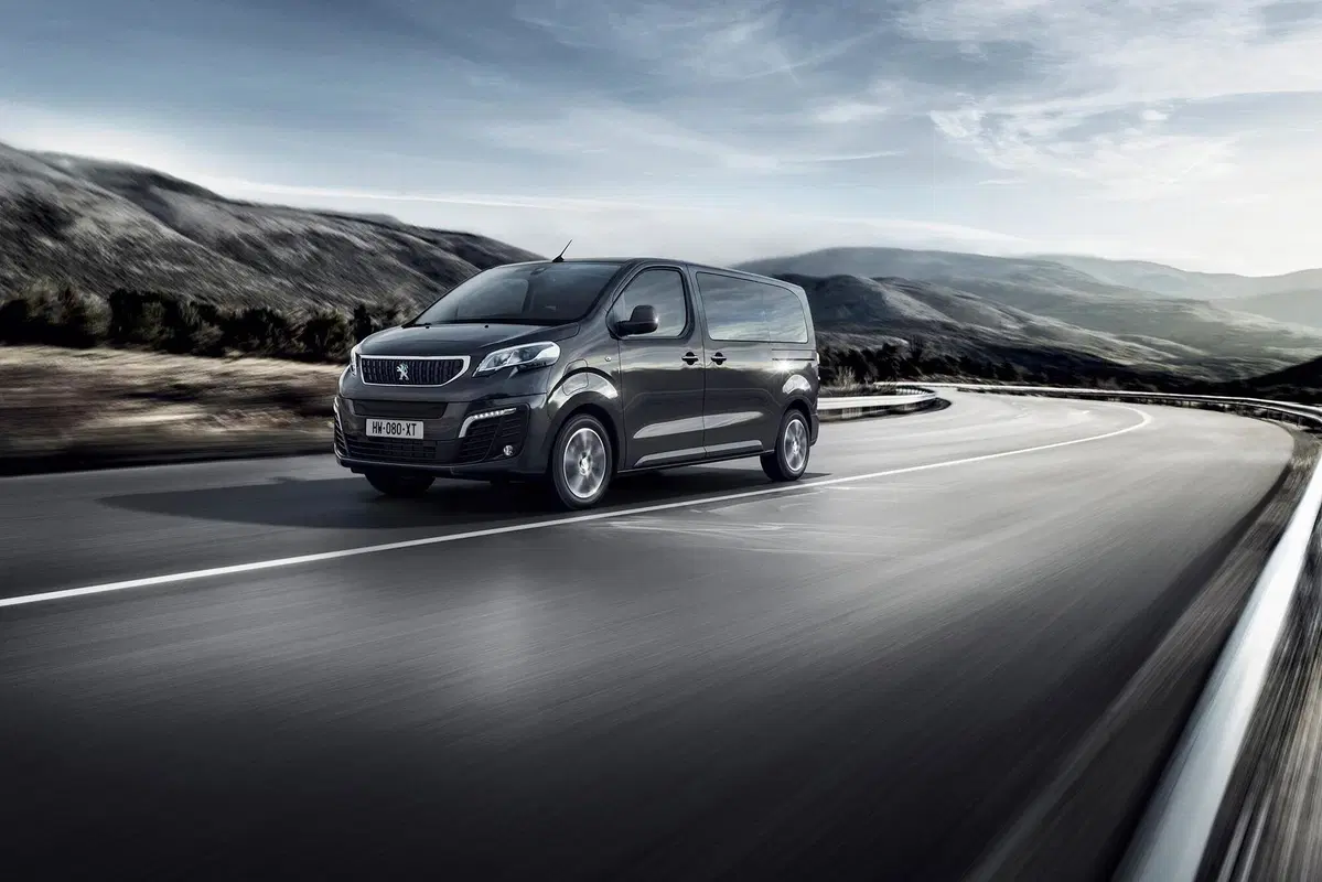 Peugeot e-Traveller: il monovolume diventa elettrico