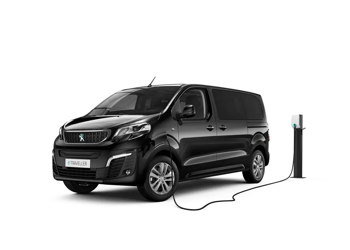 Peugeot e-Traveller: il monovolume diventa elettrico (6)