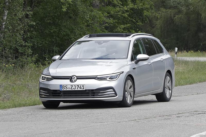 Volkswagen Golf 8: station wagon e All-Track pronte al debutto [Foto spia]