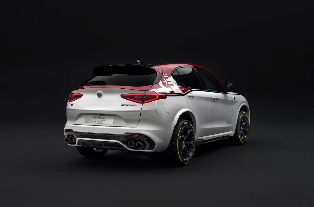 Stelvio Quadrifoglio Alfa Romeo Racing: rubato uno dei 10 rarissimi esemplari (3)