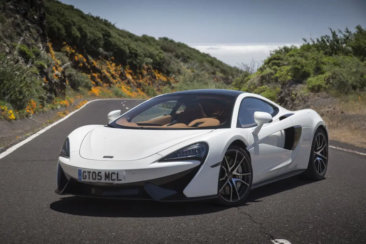 McLaren 570GT, quella “comoda” (8)