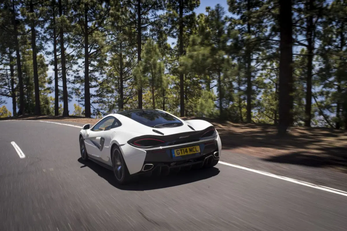 McLaren 570GT, quella “comoda” (10)