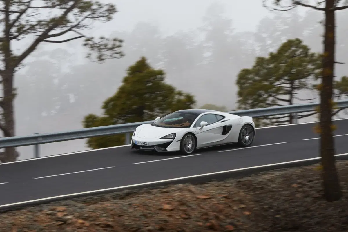McLaren 570GT, quella “comoda” (24)