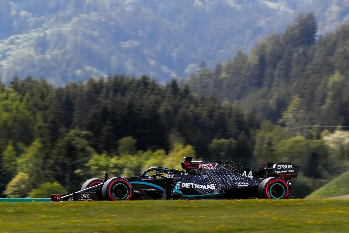 F1, GP Stiria 2020: pole per Hamilton. Male la Ferrari (7)