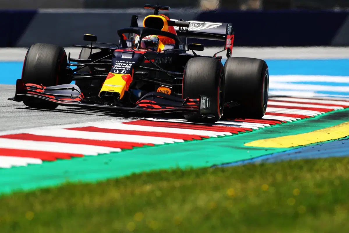 F1, GP Stiria 2020: pole per Hamilton. Male la Ferrari (24)