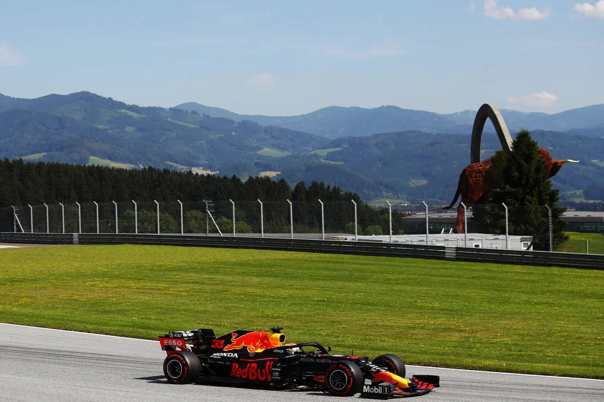 F1, GP Stiria 2020: pole per Hamilton. Male la Ferrari (29)