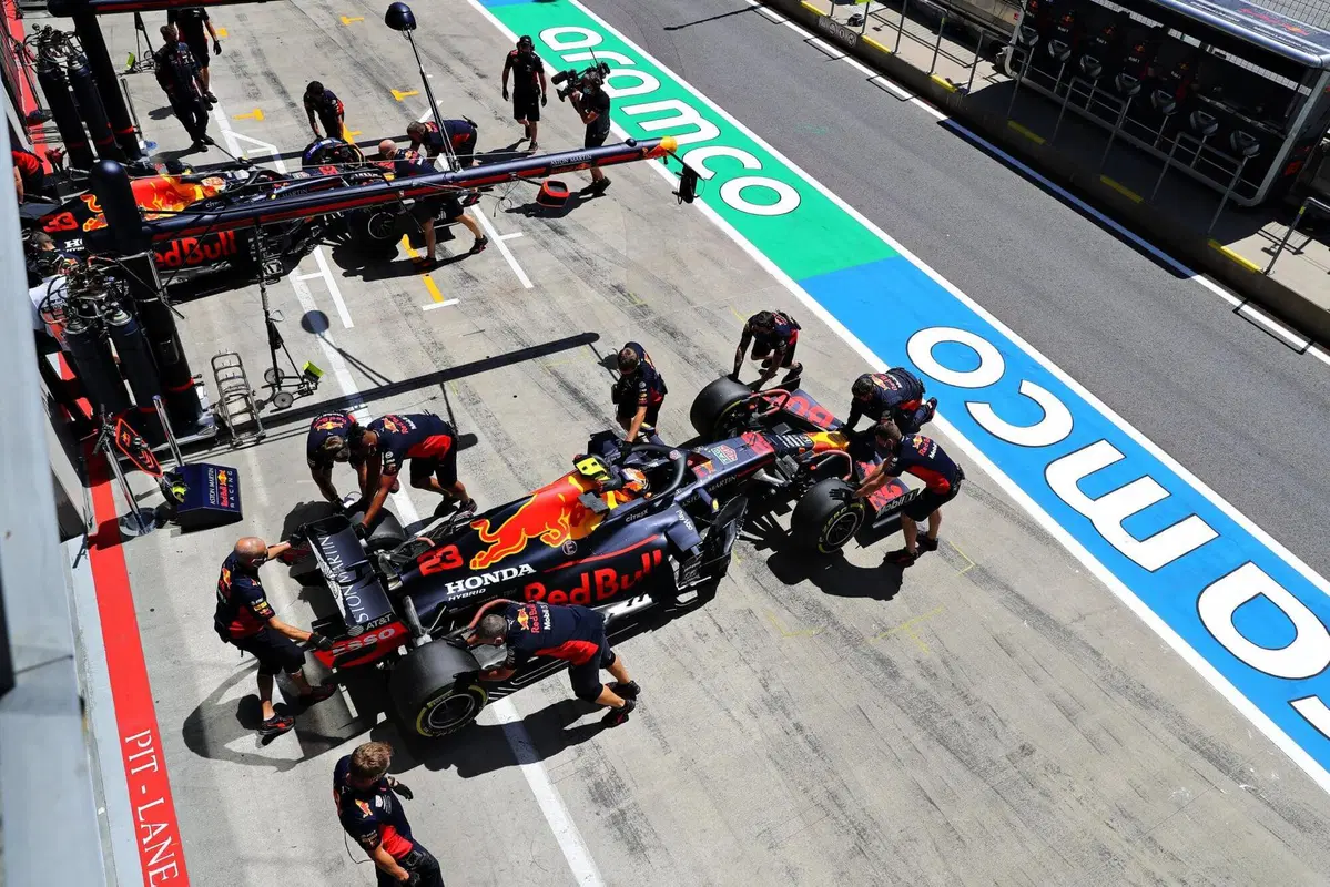 F1, GP Stiria 2020: pole per Hamilton. Male la Ferrari (30)