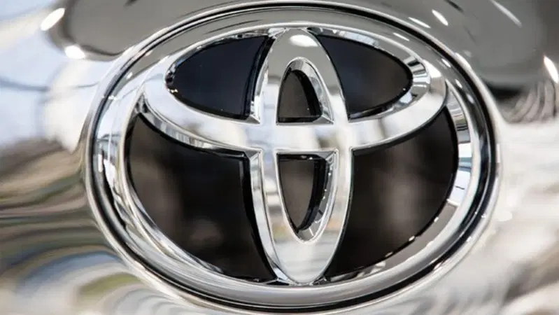 Toyota si allea con Uber. L'auto si paga diventando autista