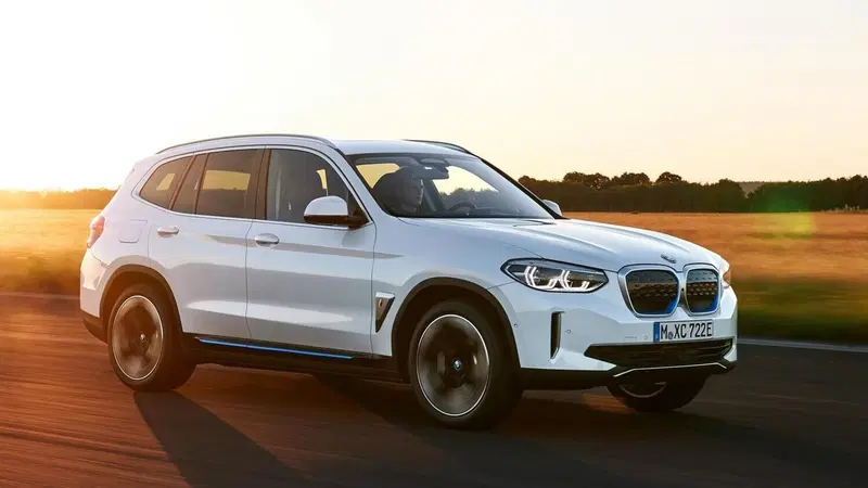 BMW iX3: il primo SUV elettrico bavarese &egrave; arrivato