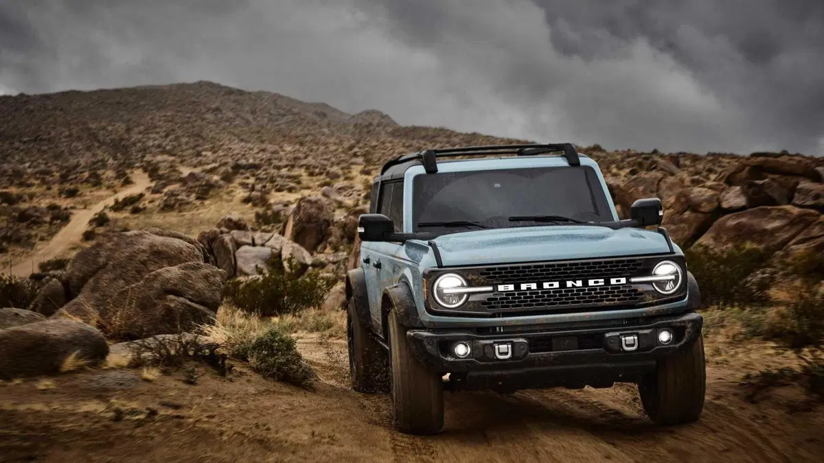 Nuovo Ford Bronco: fuoristrada e SUV, negli USA è già arrivato (2)