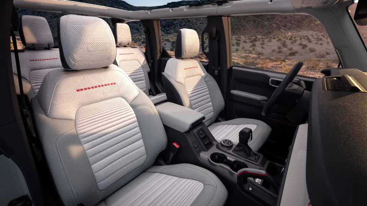 Nuovo Ford Bronco: fuoristrada e SUV, negli USA è già arrivato (6)