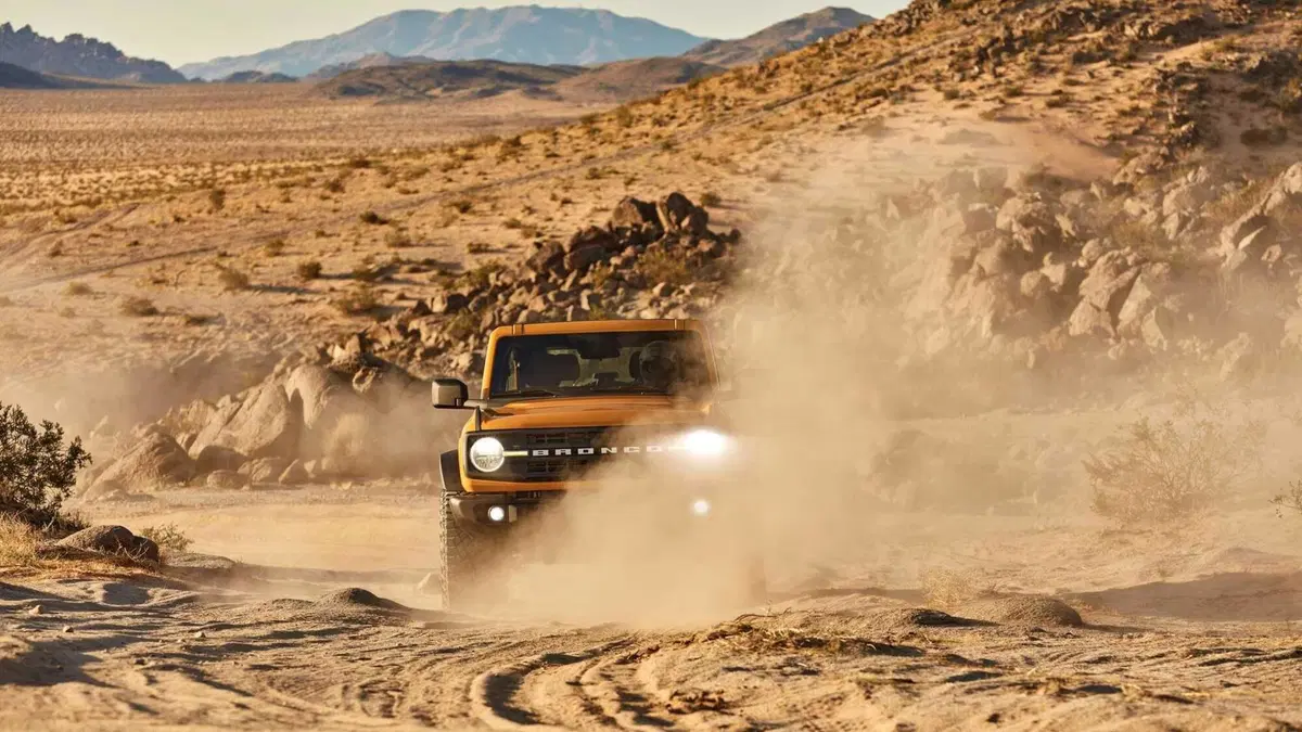 Nuovo Ford Bronco: fuoristrada e SUV, negli USA è già arrivato (5)