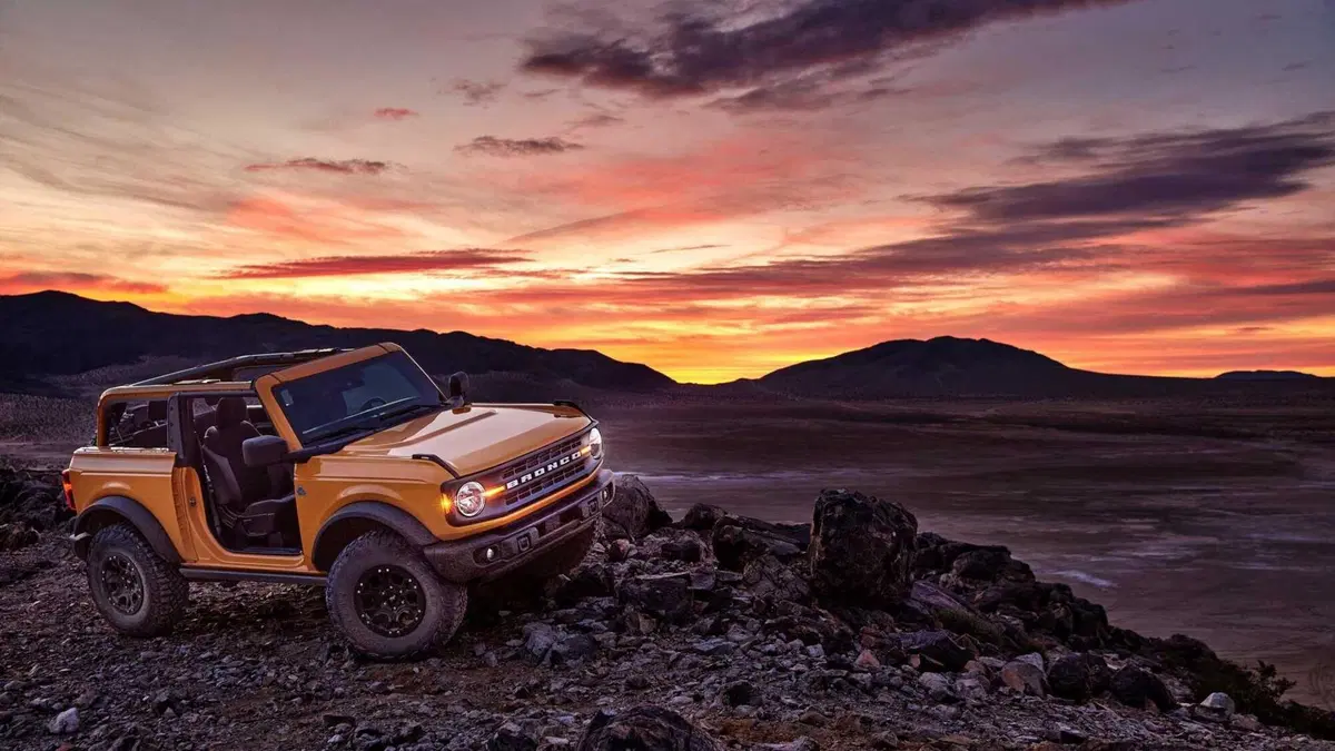 Nuovo Ford Bronco: fuoristrada e SUV, negli USA è già arrivato (8)