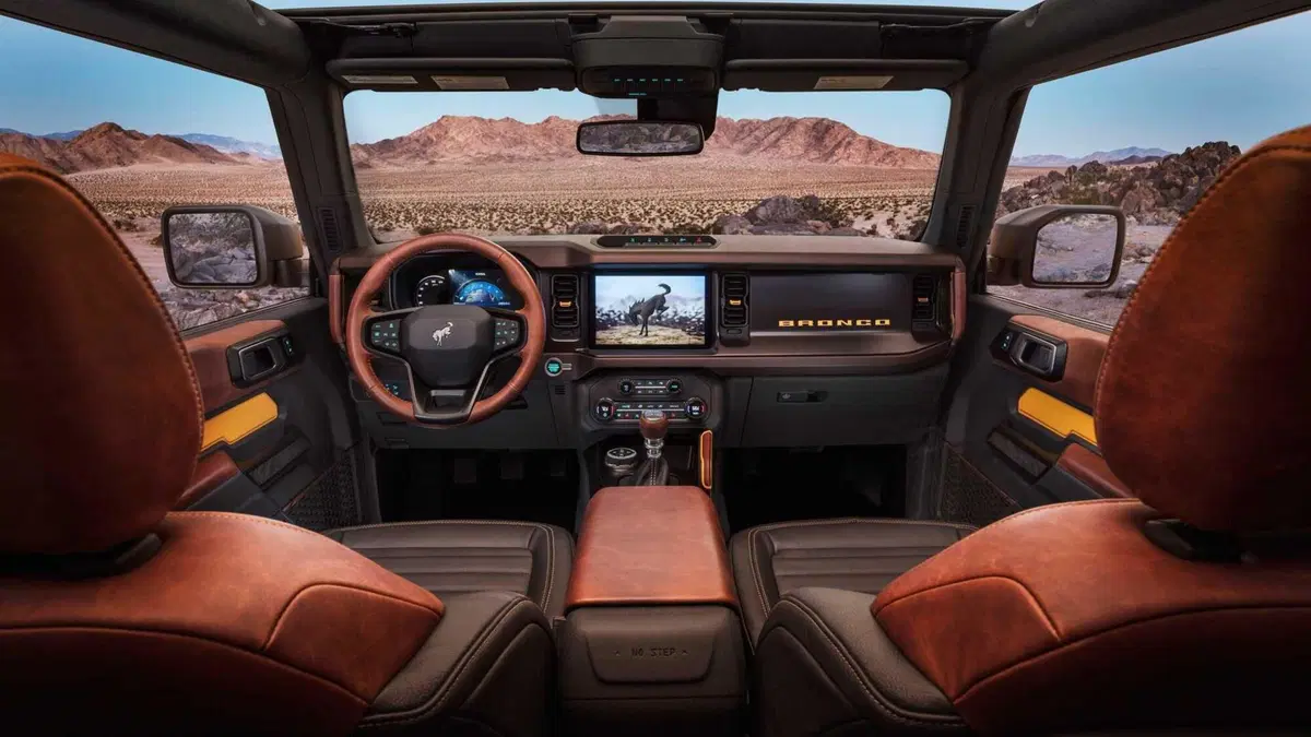 Nuovo Ford Bronco: fuoristrada e SUV, negli USA è già arrivato (4)