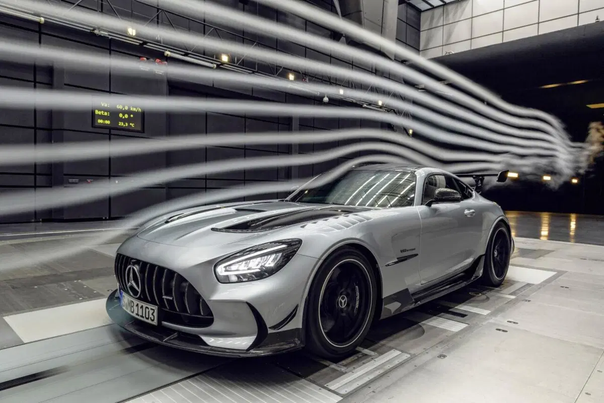 Mercedes-AMG GT Black Series, la GT estrema da 730 CV (43)