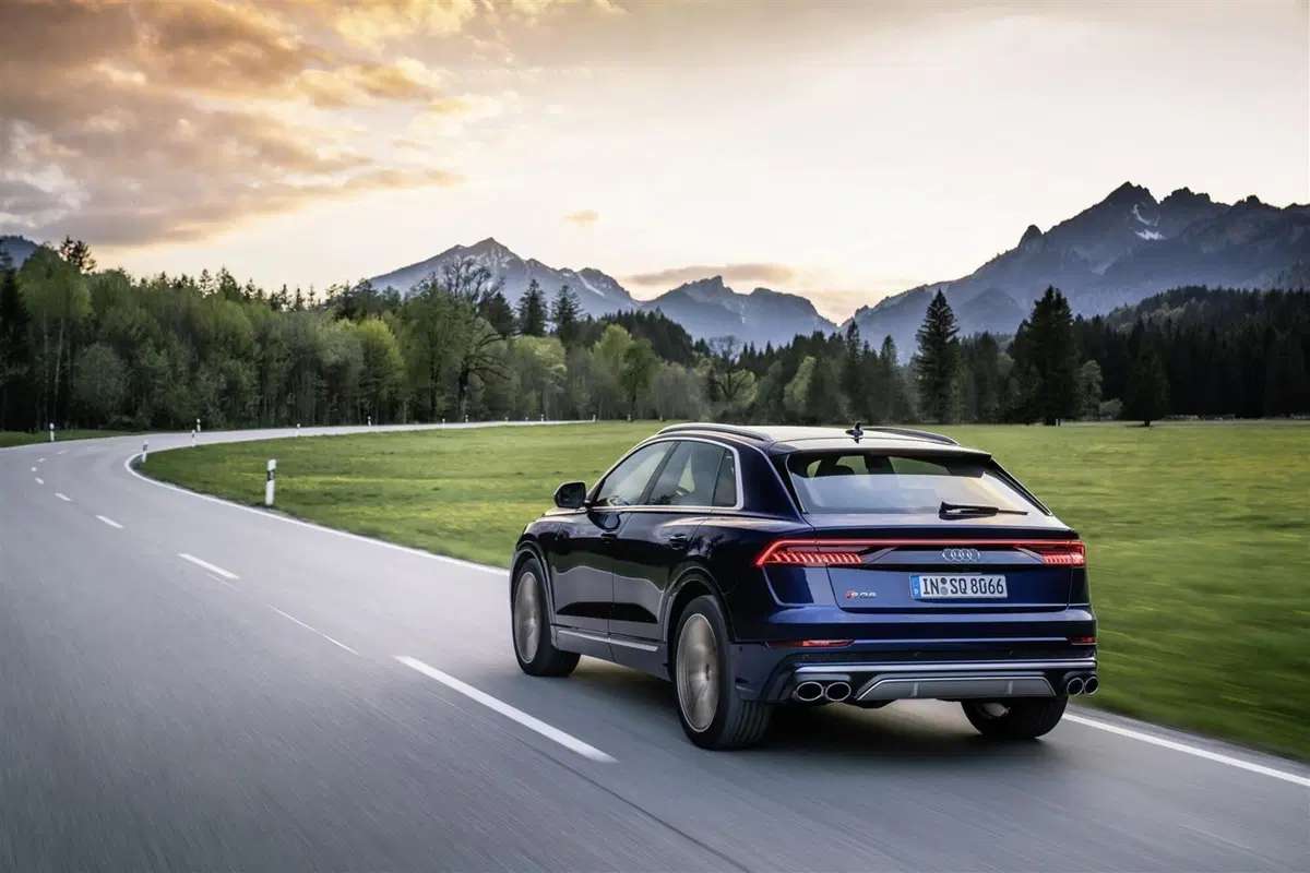 Audi SQ7 e SQ8, arriva il V8 biturbo benzina da 507 CV (2)