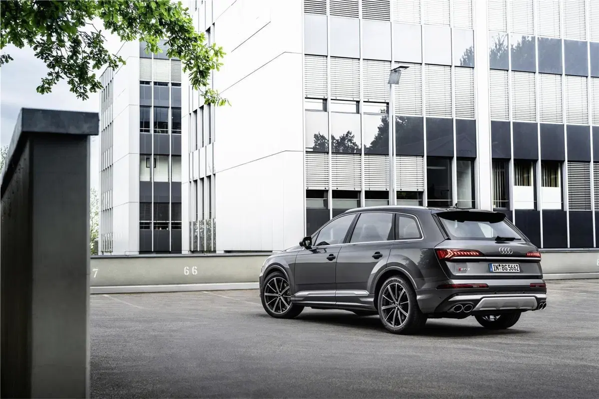 Audi SQ7 e SQ8, arriva il V8 biturbo benzina da 507 CV (4)