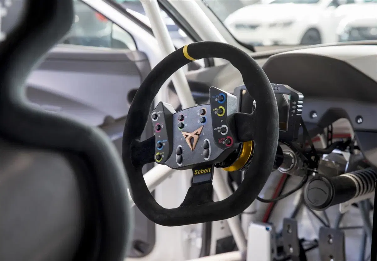 Cupra Leon Competicion 2020: debutto al Mugello nel TCR Italia (2)