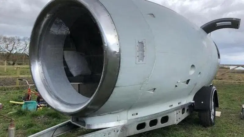 Vacanze top: l&agrave; dove c'era un Rolls Royce ora c'&egrave; ...una roulotte[FOTO e VIDEO]