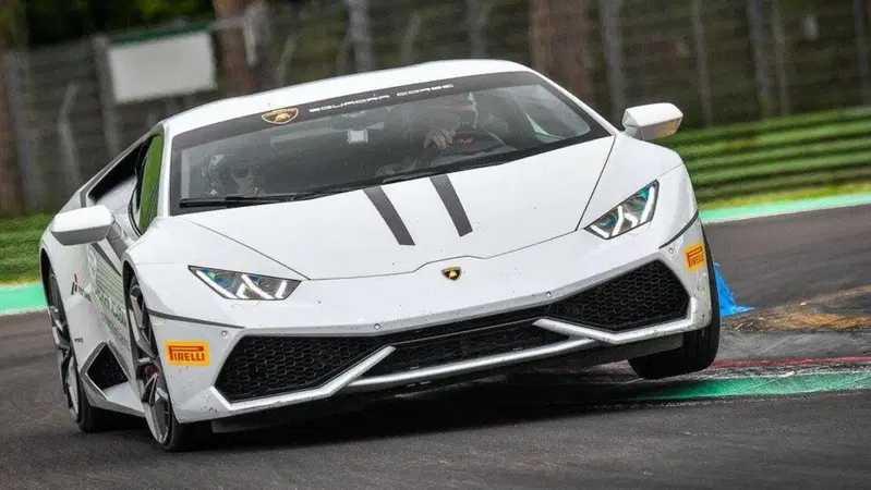 Lamborghini: Stoner e Dovizioso ospiti dell'Accademia a Imola
