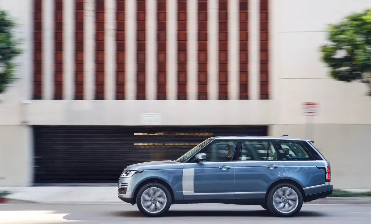 Land Rover Range Rover 4.4 SDV8 Vogue (7)