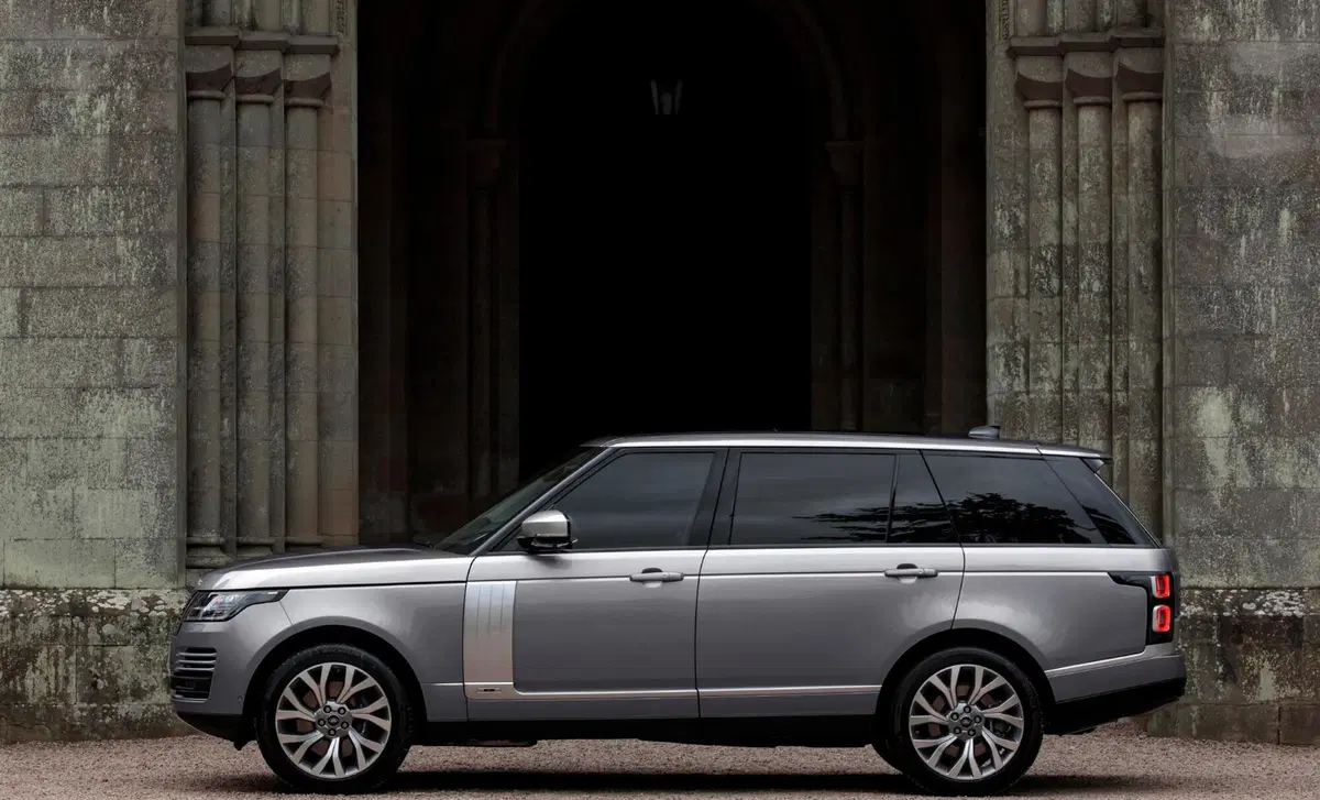 Land Rover Range Rover 4.4 SDV8 Vogue (10)