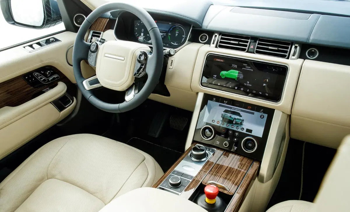 Land Rover Range Rover 4.4 SDV8 Vogue (28)