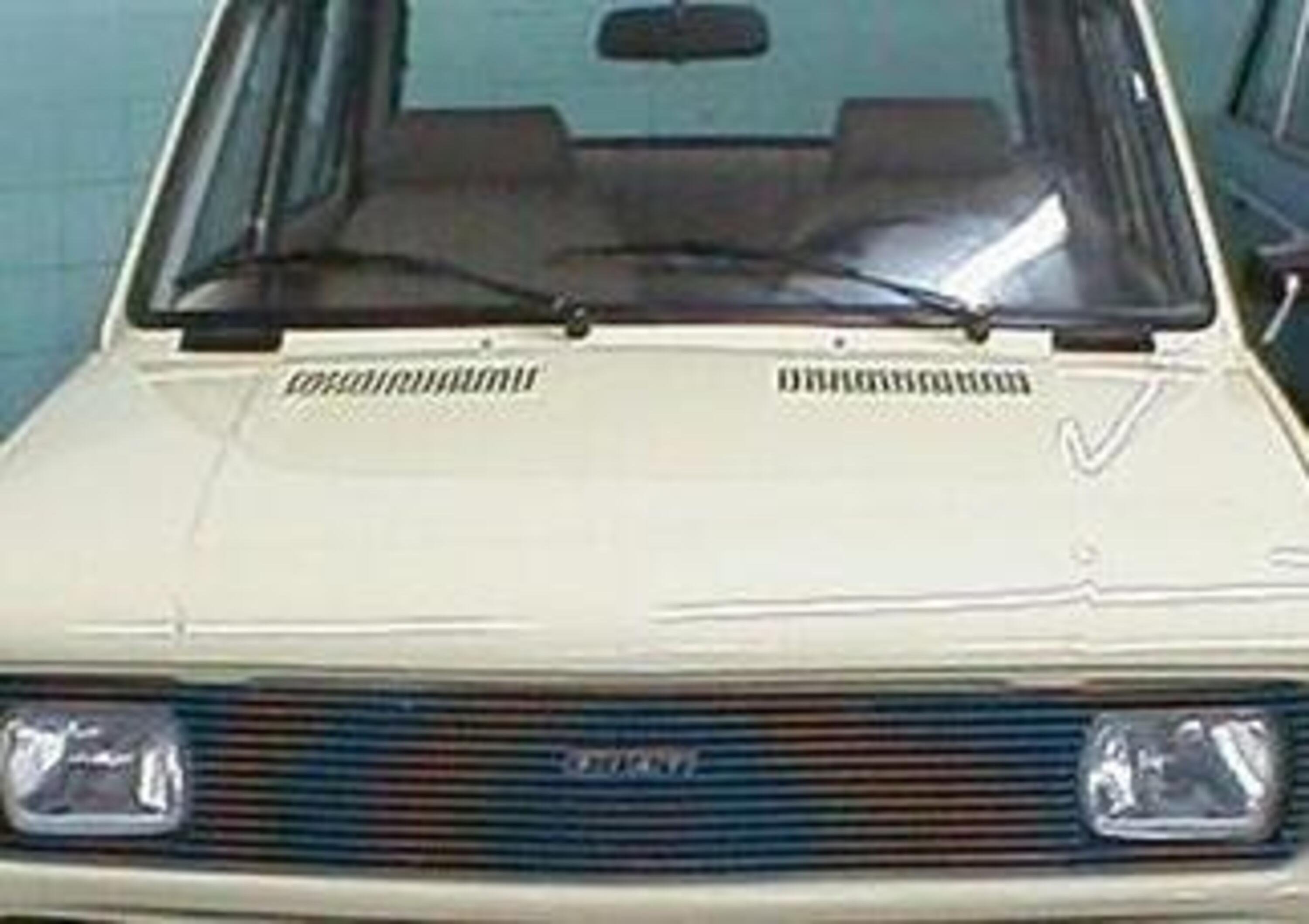 Il babbo di Varrone trova la prima auto di Maradona in un pollaio: &egrave; una Fiat 128. Comprata!