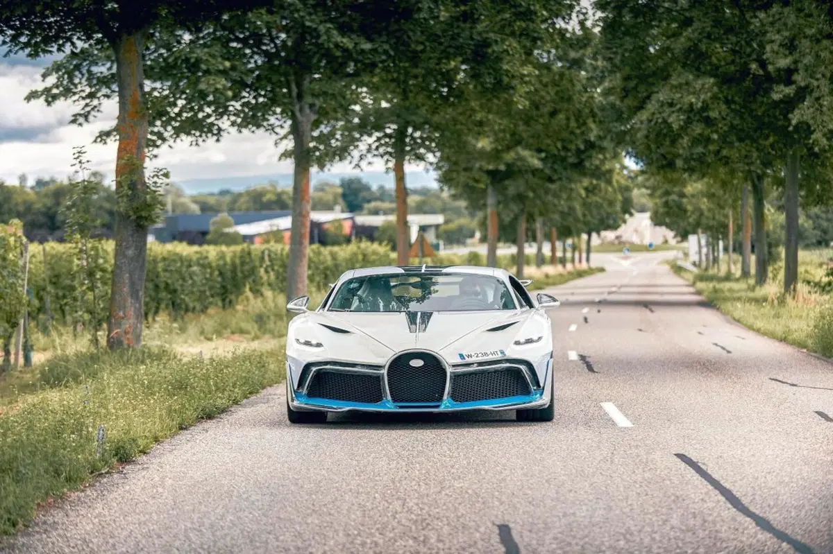Bugatti Divo, ecco la prima pronta per la consegna (8)